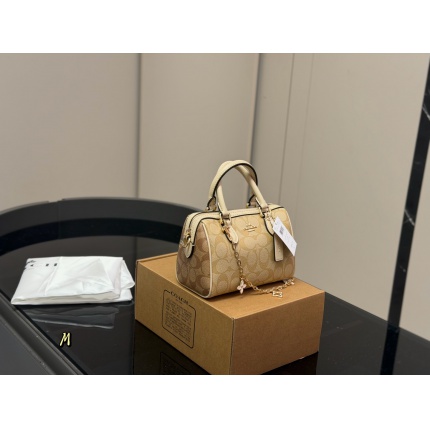 Coach Cross Bags in 213991