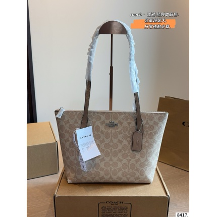 Coach Cross Bags in 214004