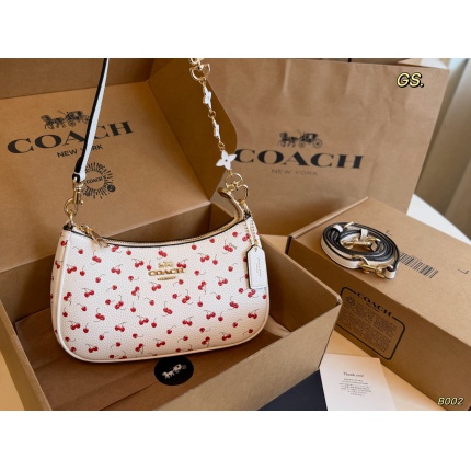 Coach Cross Bags in 214022
