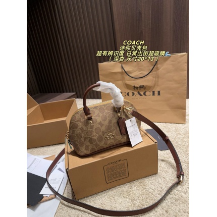 Coach Cross Bags in 214026