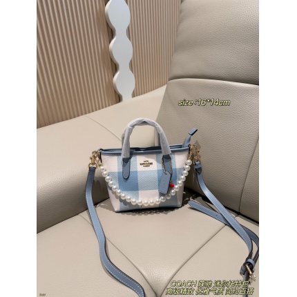 Coach Cross Bags in 214028