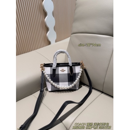 Coach Cross Bags in 214029