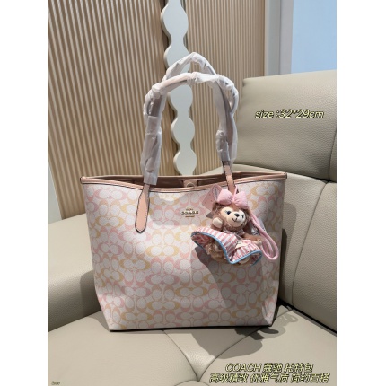 Coach Cross Bags in 214031