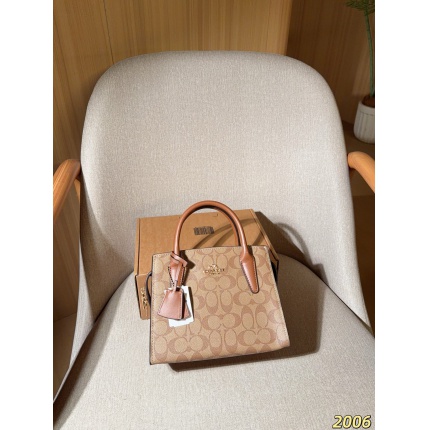 Coach Cross Bags in 214039