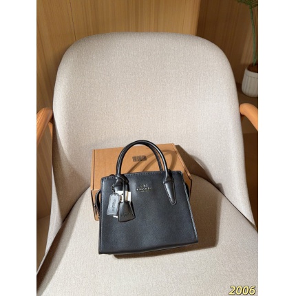 Coach Cross Bags in 214041
