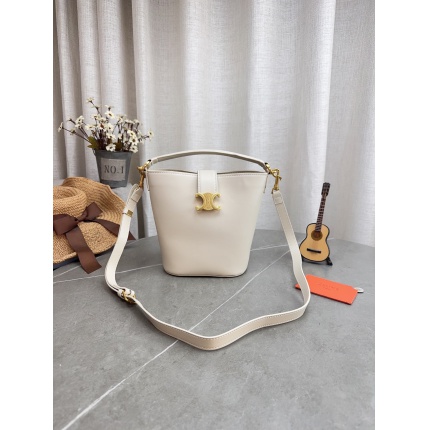 CELINE AAA Quality Handbags in 214056