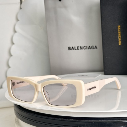 Balenciaga AAA quality Sunglasses in 214301