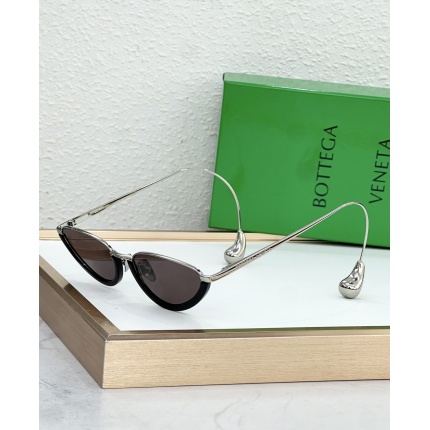 BOTTEGA VENET Glasses in 214348