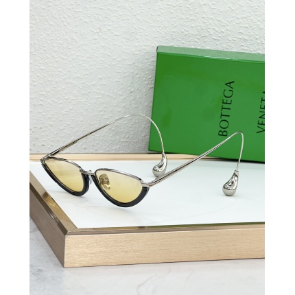 BOTTEGA VENET Glasses in 214349