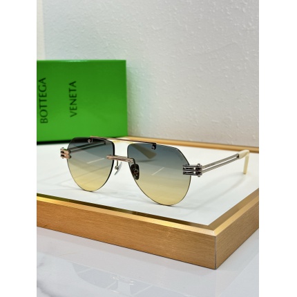 BOTTEGA VENET Glasses in 214351