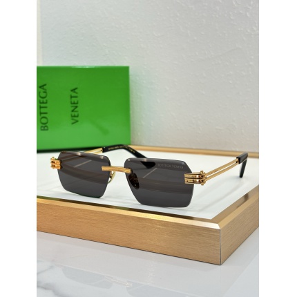 BOTTEGA VENET Glasses in 214357