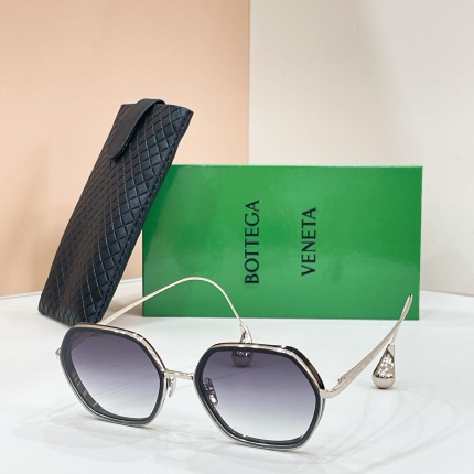 BOTTEGA VENET Glasses in 214375