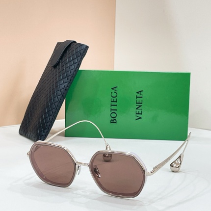 BOTTEGA VENET Glasses in 214377