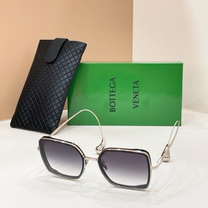 BOTTEGA VENET Glasses in 214387
