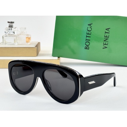 BOTTEGA VENET Glasses in 214390