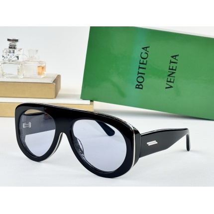 BOTTEGA VENET Glasses in 214391