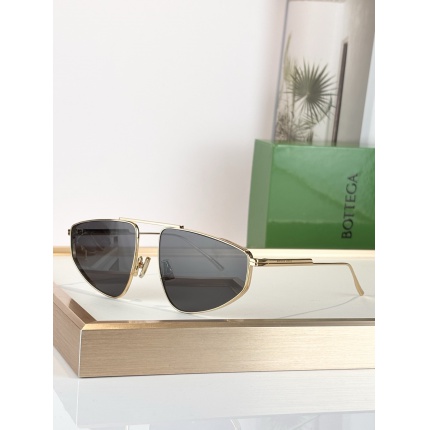 BOTTEGA VENET Glasses in 214400
