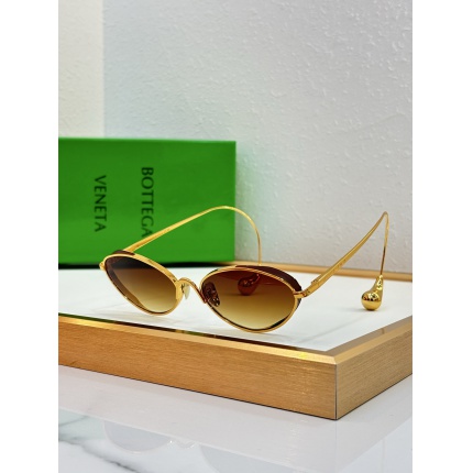 BOTTEGA VENET Glasses in 214409