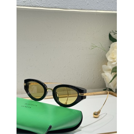 BOTTEGA VENET Glasses in 214411