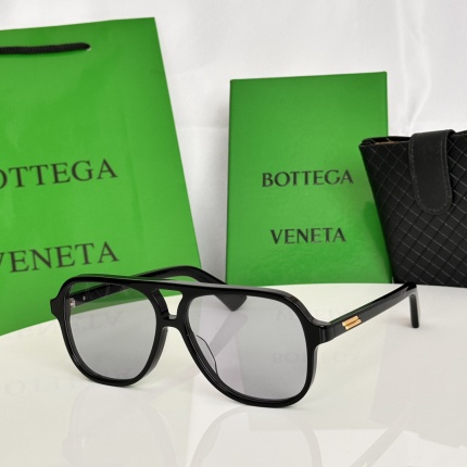 BOTTEGA VENET Glasses in 214420