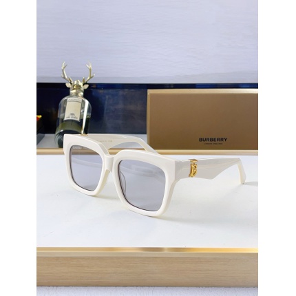Burberry AAA+++ quality Sunglasses in 214429