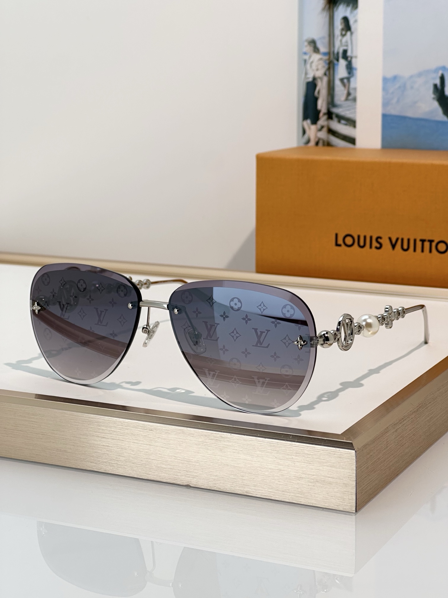 Cheap Louis Vuitton AAA quality Sunglasses in 209063, $45 USD- [IB209063] - Replica Louis Vuitton AAA Quality Sunglasses