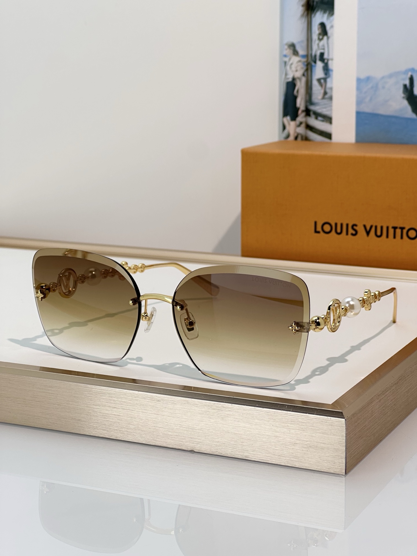 Cheap Louis Vuitton AAA quality Sunglasses in 209082, $45 USD- [IB209082] - Replica Louis Vuitton AAA Quality Sunglasses