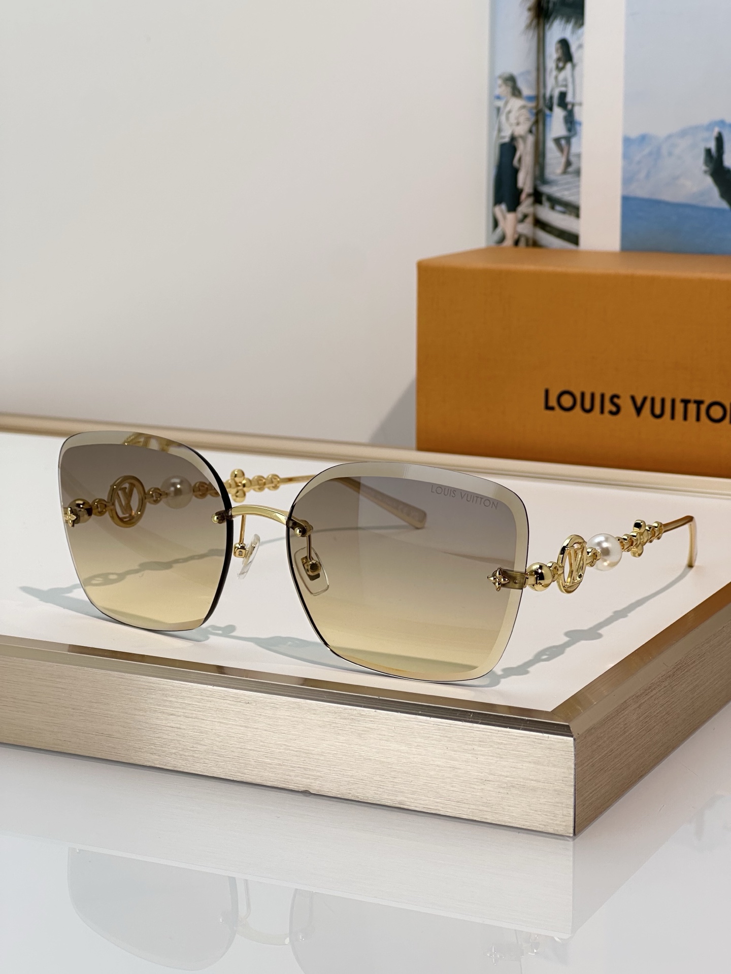 Cheap Louis Vuitton AAA quality Sunglasses in 209083, $45 USD- [IB209083] - Replica Louis Vuitton AAA Quality Sunglasses