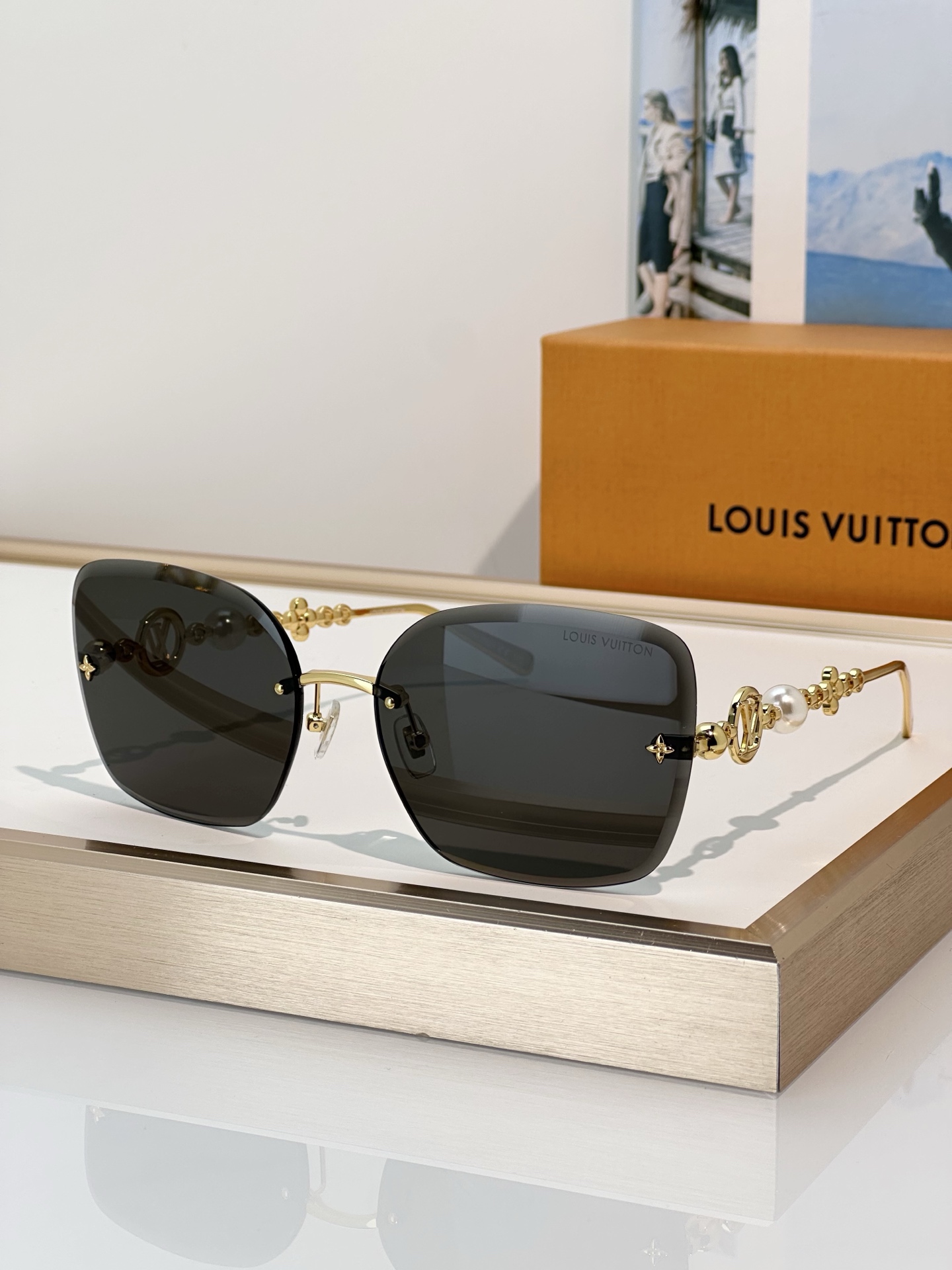 Cheap Louis Vuitton AAA quality Sunglasses in 209088, $45 USD- [IB209088] - Replica Louis Vuitton AAA Quality Sunglasses