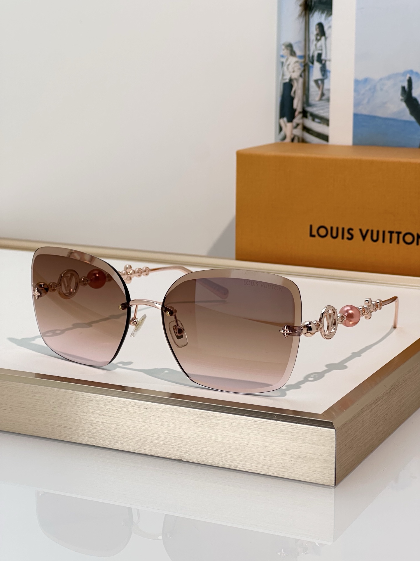 Cheap Louis Vuitton AAA quality Sunglasses in 209089, $45 USD- [IB209089] - Replica Louis Vuitton AAA Quality Sunglasses