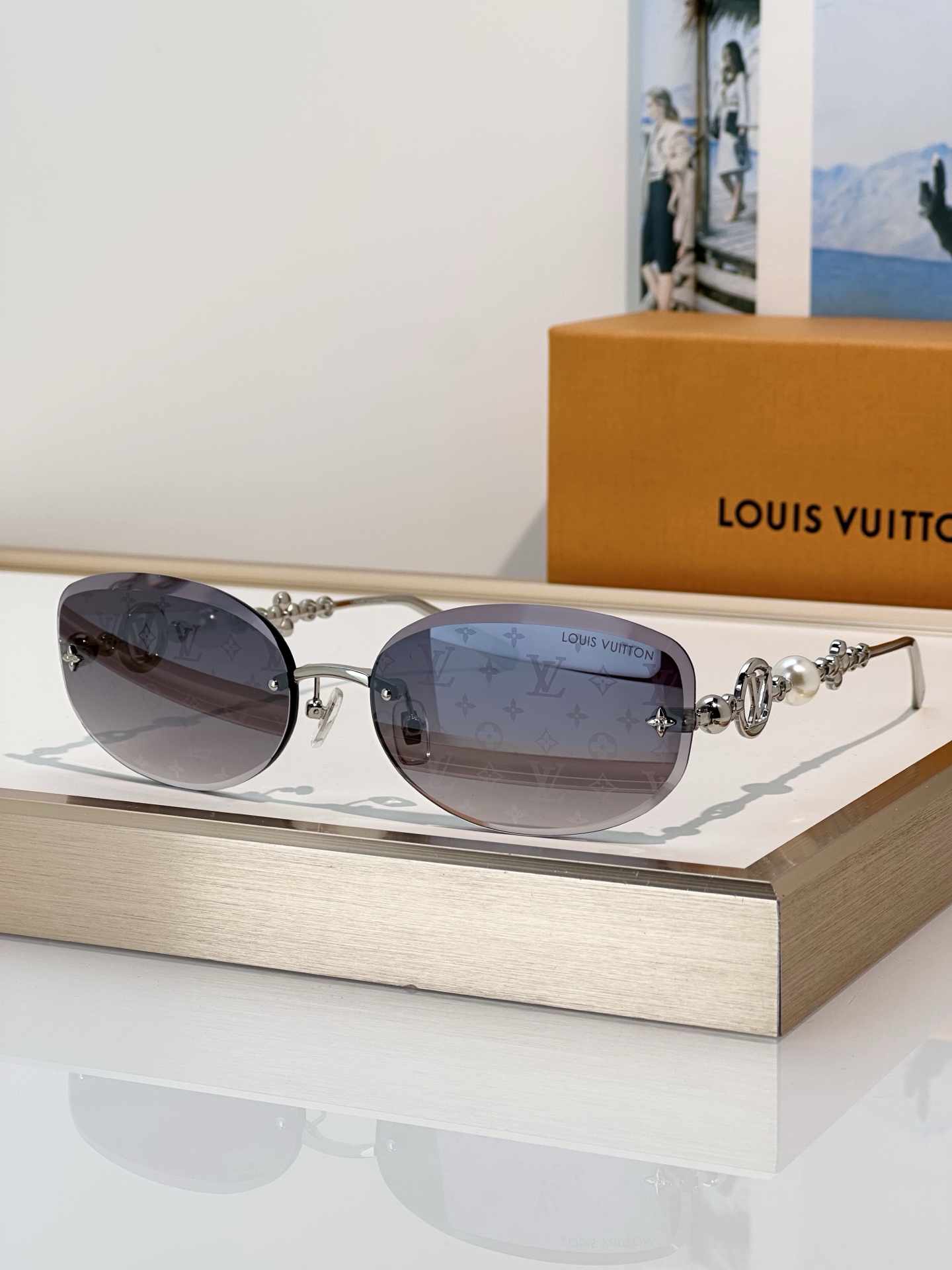 Cheap Louis Vuitton AAA quality Sunglasses in 209090, $45 USD- [IB209090] - Replica Louis Vuitton AAA Quality Sunglasses