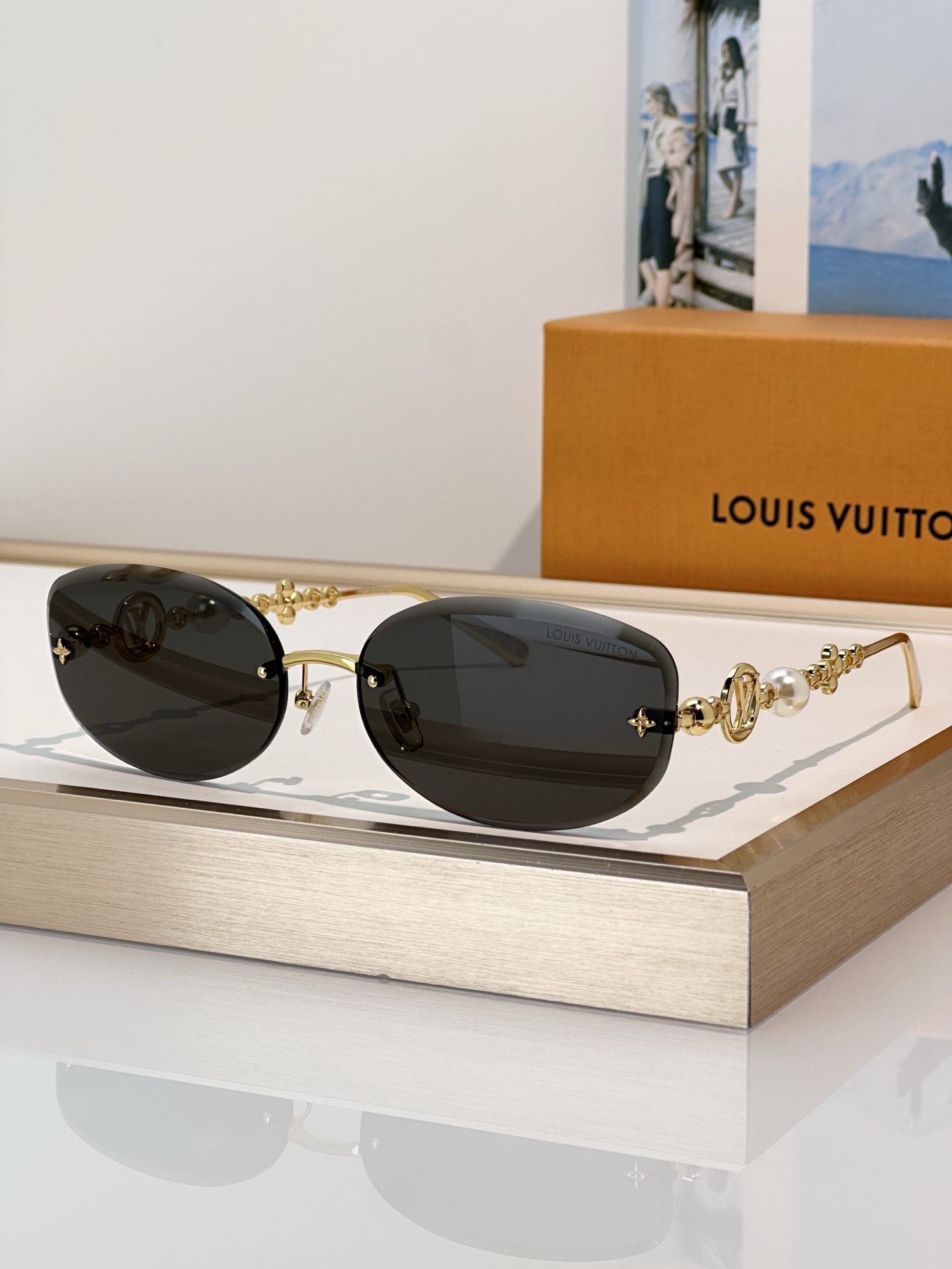 Cheap Louis Vuitton AAA quality Sunglasses in 209091, $45 USD- [IB209091] - Replica Louis Vuitton AAA Quality Sunglasses