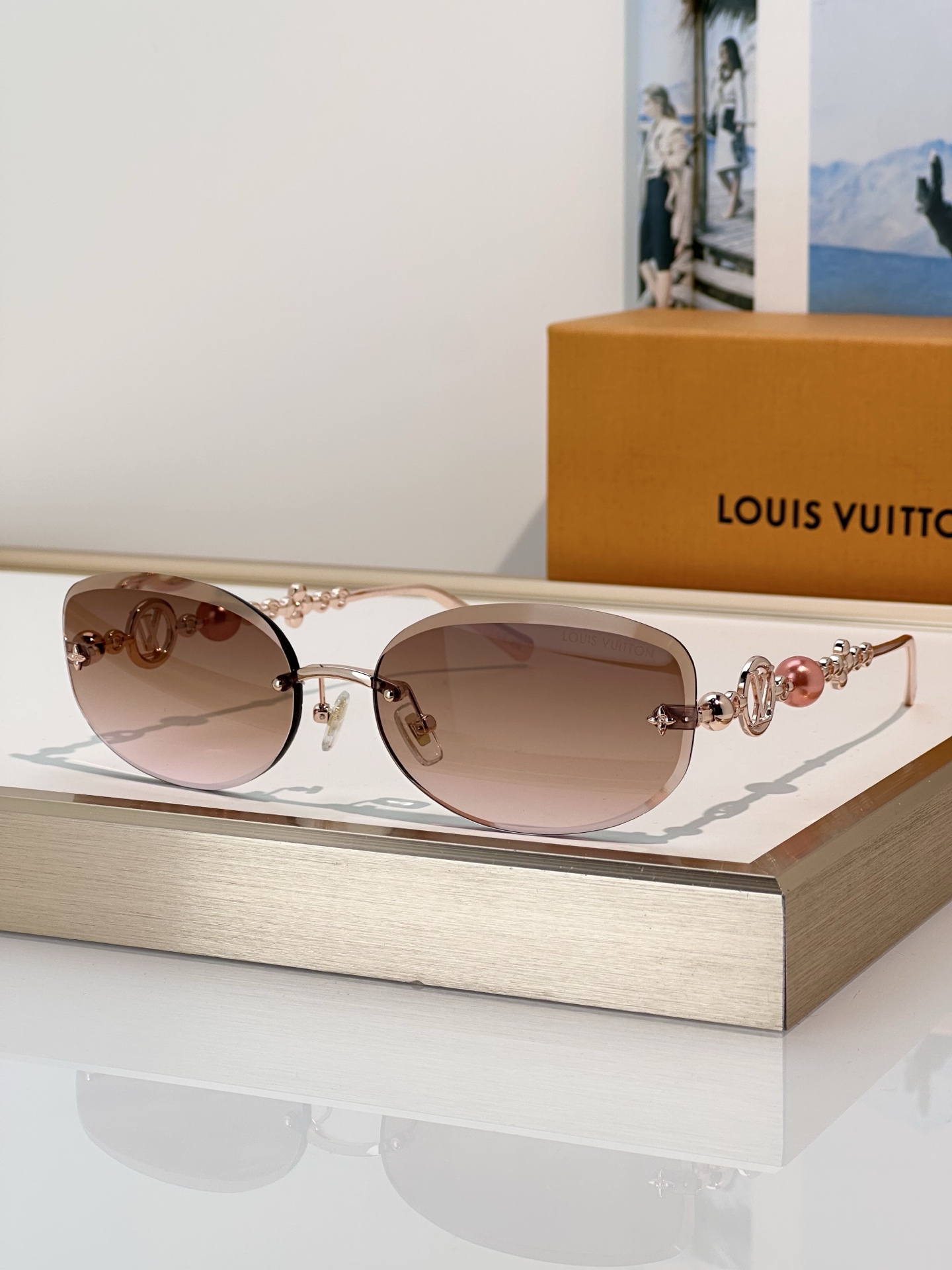 Cheap Louis Vuitton AAA quality Sunglasses in 209092, $45 USD- [IB209092] - Replica Louis Vuitton AAA Quality Sunglasses