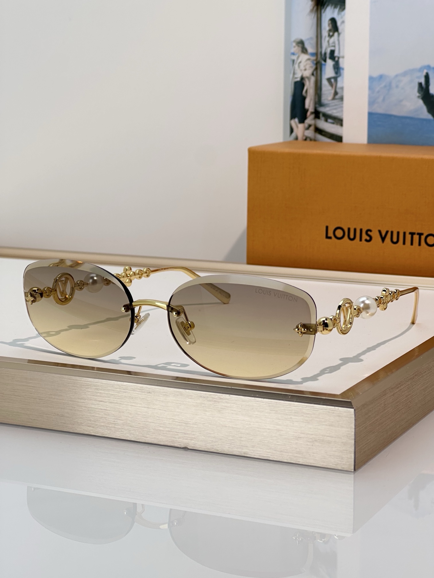 Cheap Louis Vuitton AAA quality Sunglasses in 209093, $45 USD- [IB209093] - Replica Louis Vuitton AAA Quality Sunglasses