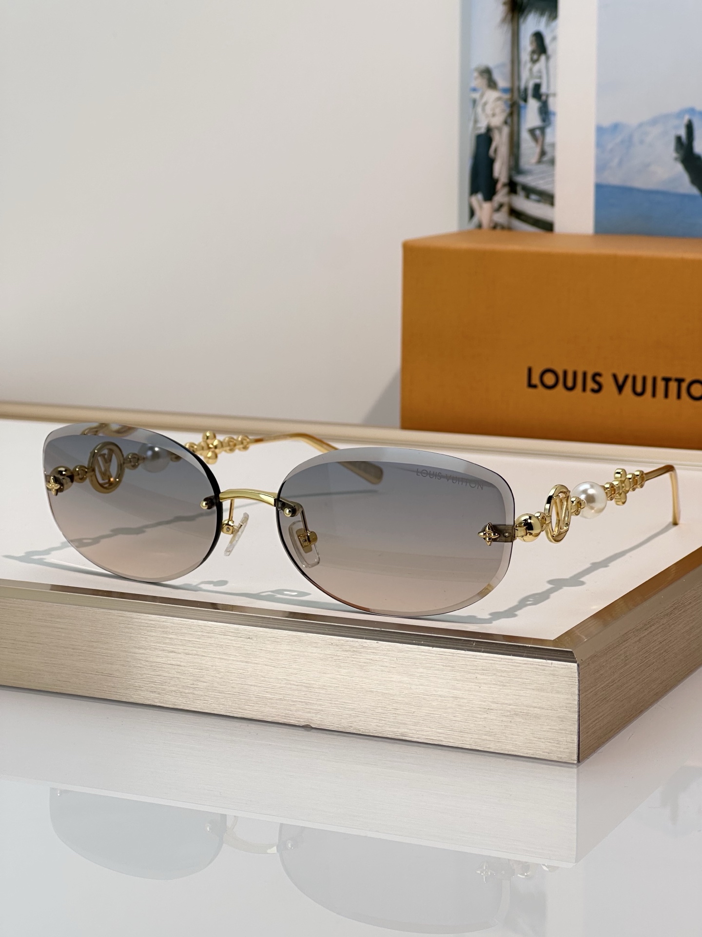 Cheap Louis Vuitton AAA quality Sunglasses in 209095, $45 USD- [IB209095] - Replica Louis Vuitton AAA Quality Sunglasses