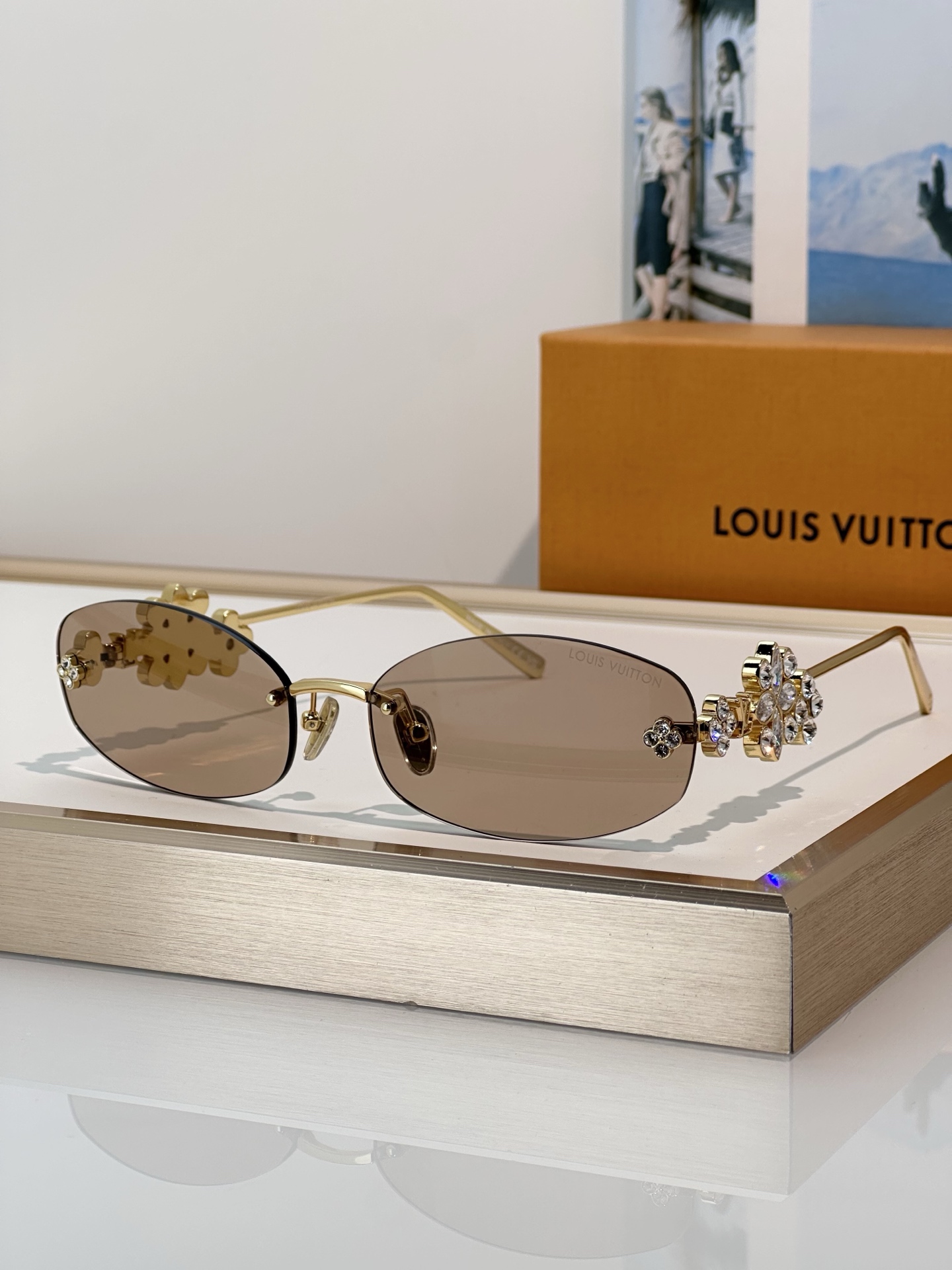 Cheap Louis Vuitton AAA quality Sunglasses in 209098, $45 USD- [IB209098] - Replica Louis Vuitton AAA Quality Sunglasses