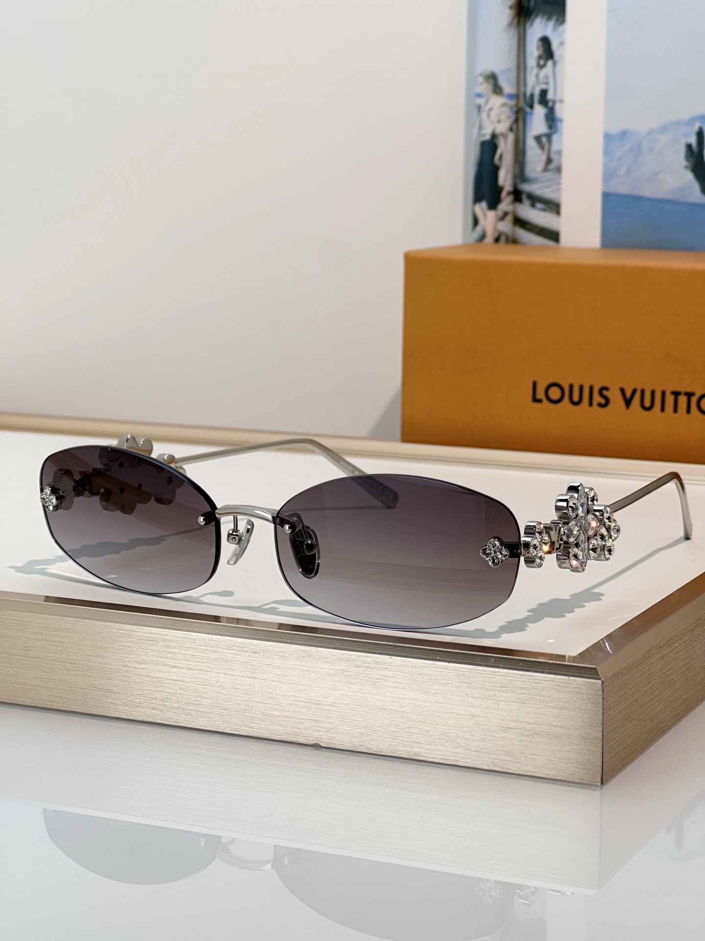 Cheap Louis Vuitton AAA quality Sunglasses in 209099, $45 USD- [IB209099] - Replica Louis Vuitton AAA Quality Sunglasses