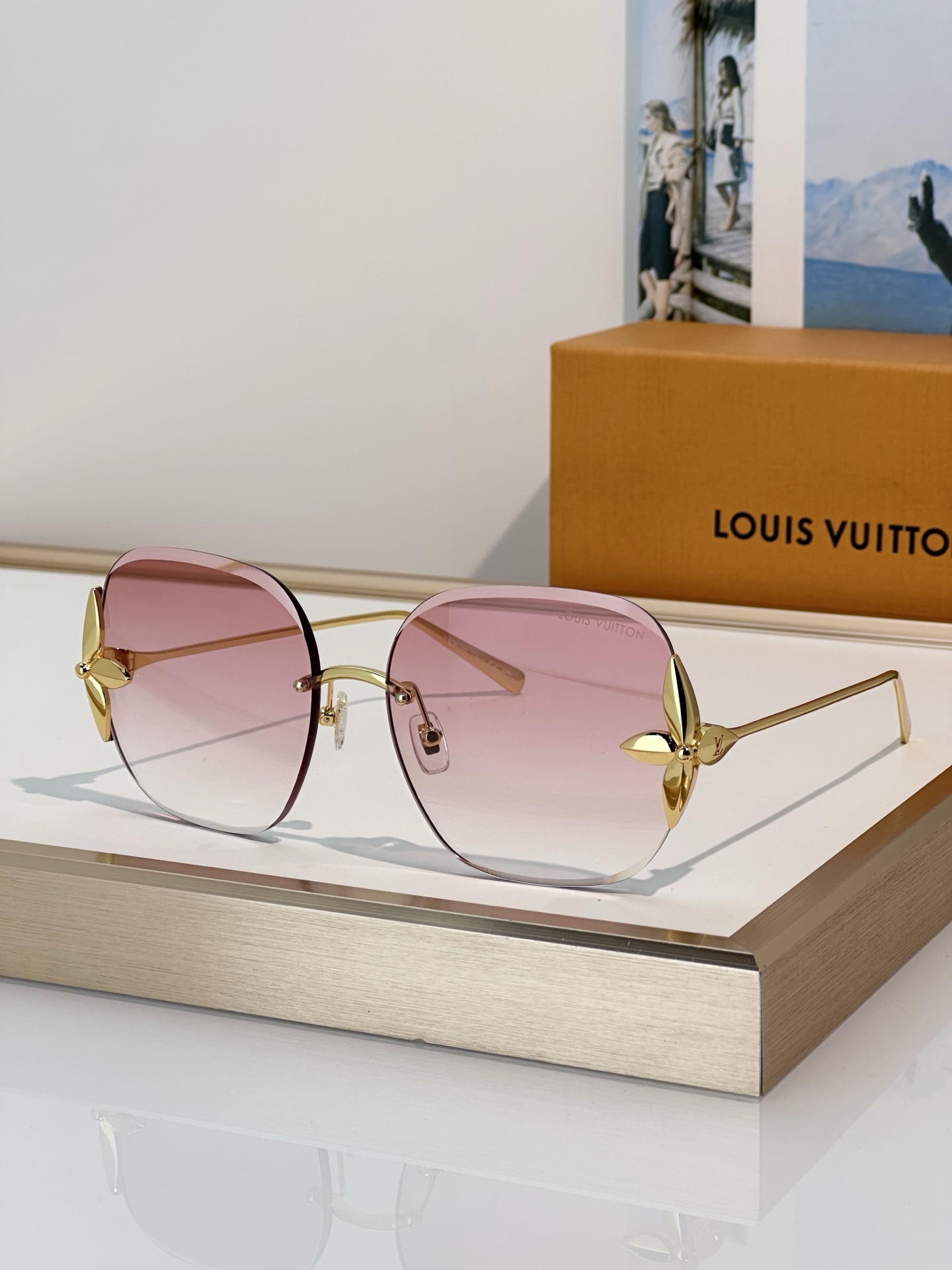 Cheap Louis Vuitton AAA quality Sunglasses in 209124, $45 USD- [IB209124] - Replica Louis Vuitton AAA Quality Sunglasses