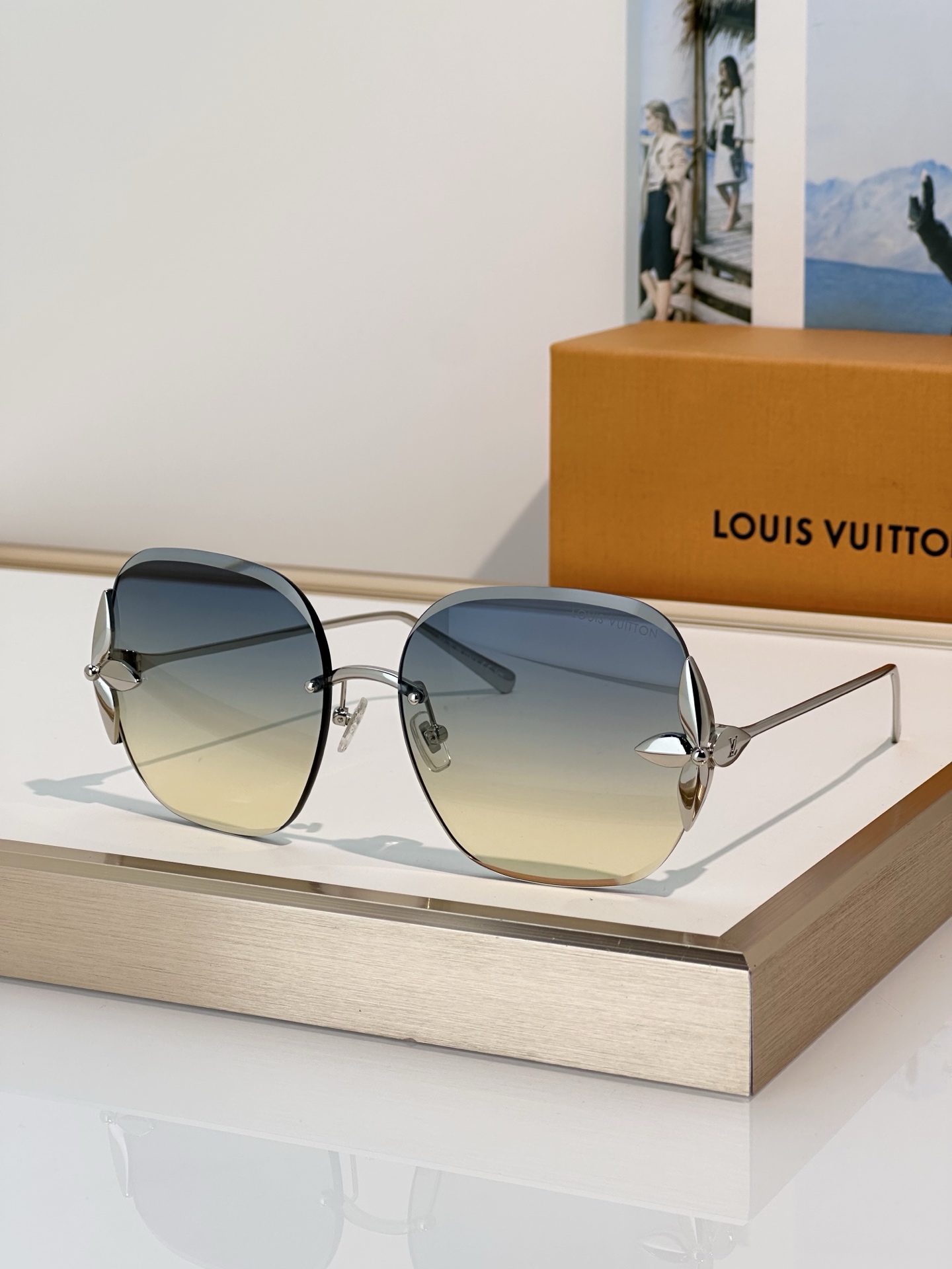 Cheap Louis Vuitton AAA quality Sunglasses in 209127, $45 USD- [IB209127] - Replica Louis Vuitton AAA Quality Sunglasses