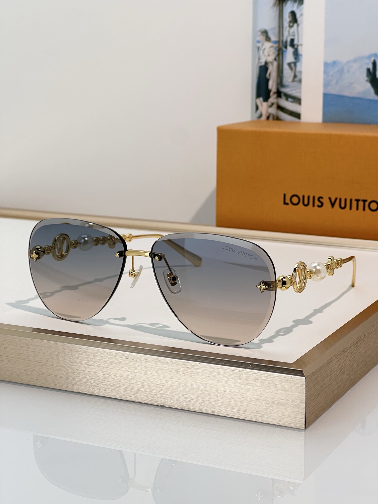 Cheap Louis Vuitton AAA quality Sunglasses in 209130, $45 USD- [IB209130] - Replica Louis Vuitton AAA Quality Sunglasses