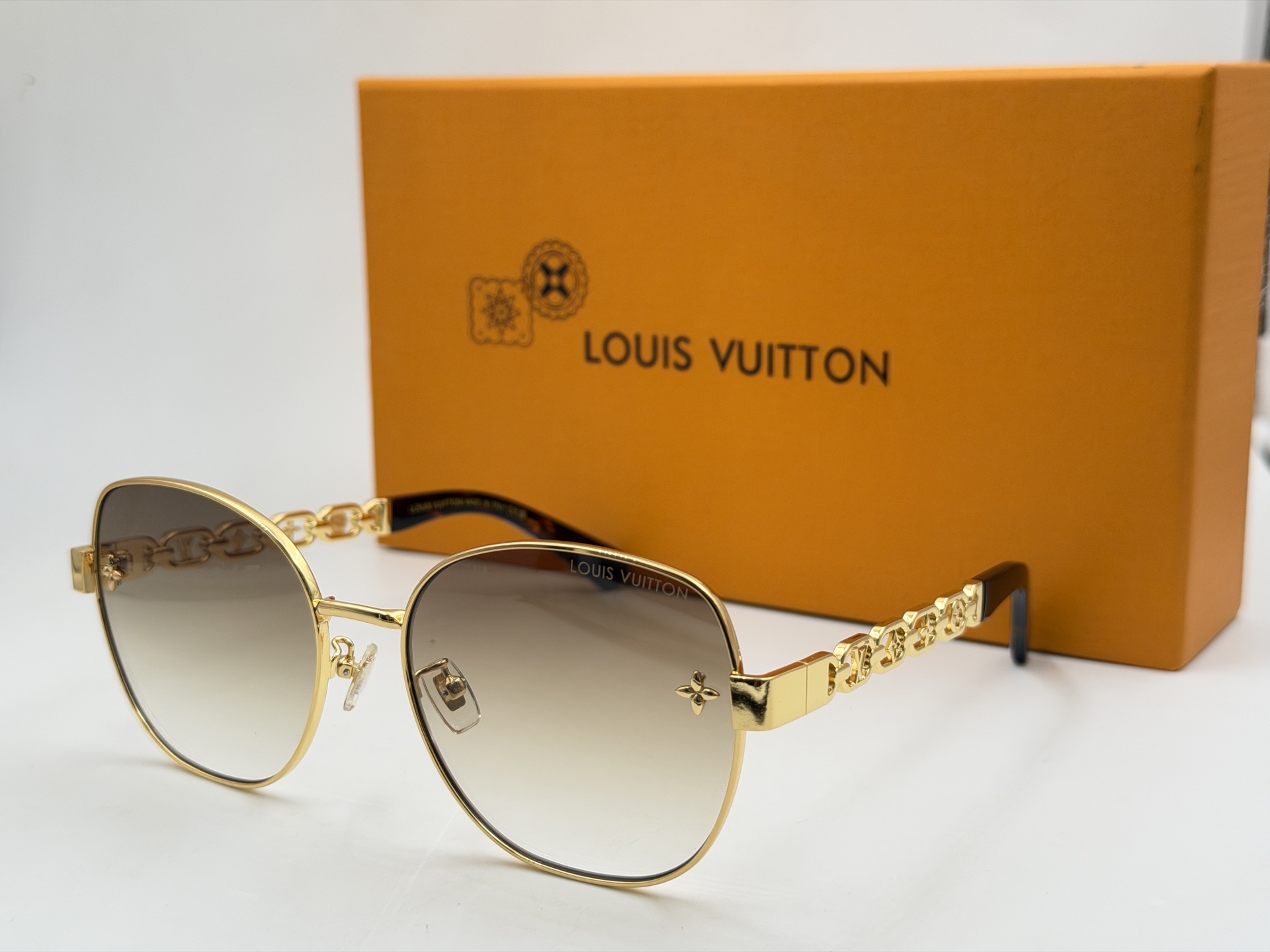 Cheap Louis Vuitton AAA Quality Sunglasses in 209157, $45 USD- [IB209157] - Replica Louis Vuitton AAA Quality Sunglasses