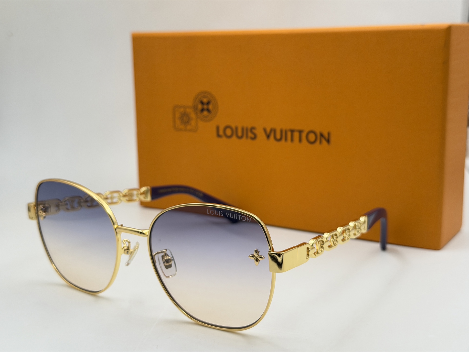 Cheap Louis Vuitton AAA Quality Sunglasses in 209159, $45 USD- [IB209159] - Replica Louis Vuitton AAA Quality Sunglasses