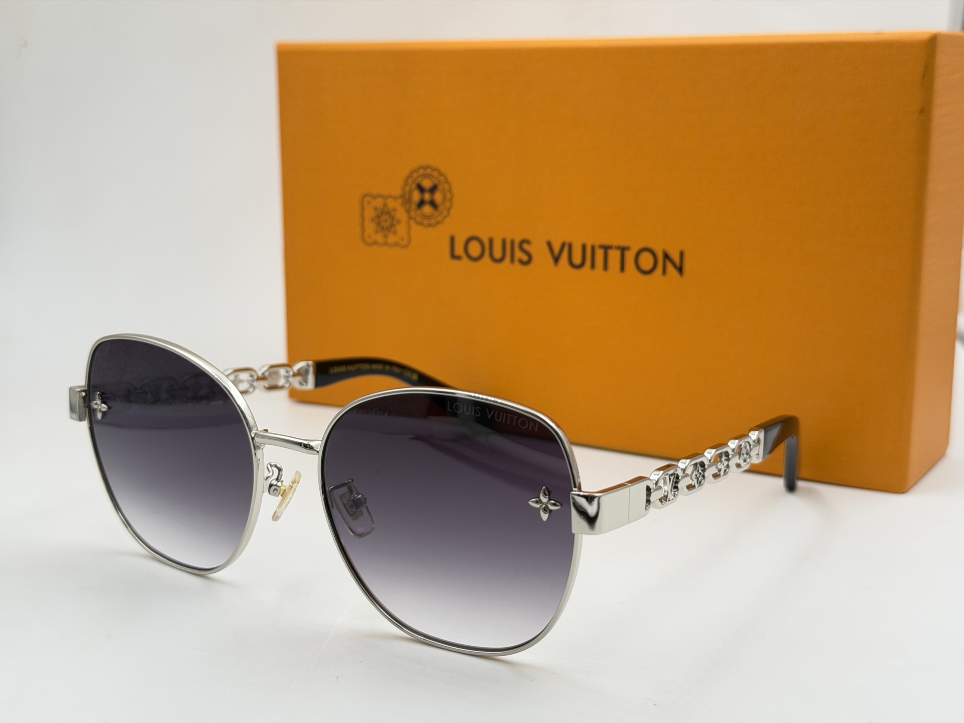 Cheap Louis Vuitton AAA Quality Sunglasses in 209160, $45 USD- [IB209160] - Replica Louis Vuitton AAA Quality Sunglasses
