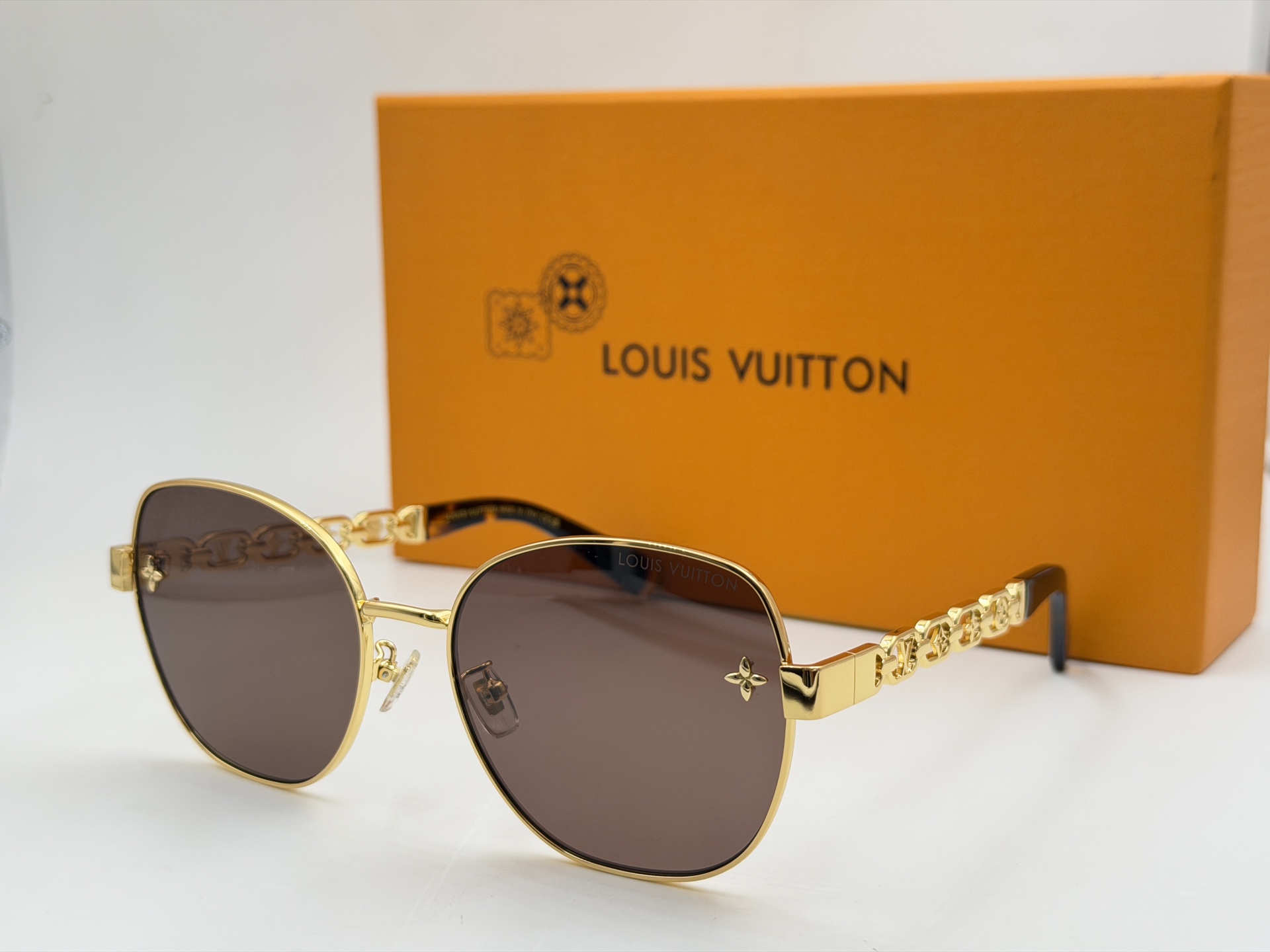 Cheap Louis Vuitton AAA Quality Sunglasses in 209161, $45 USD- [IB209161] - Replica Louis Vuitton AAA Quality Sunglasses