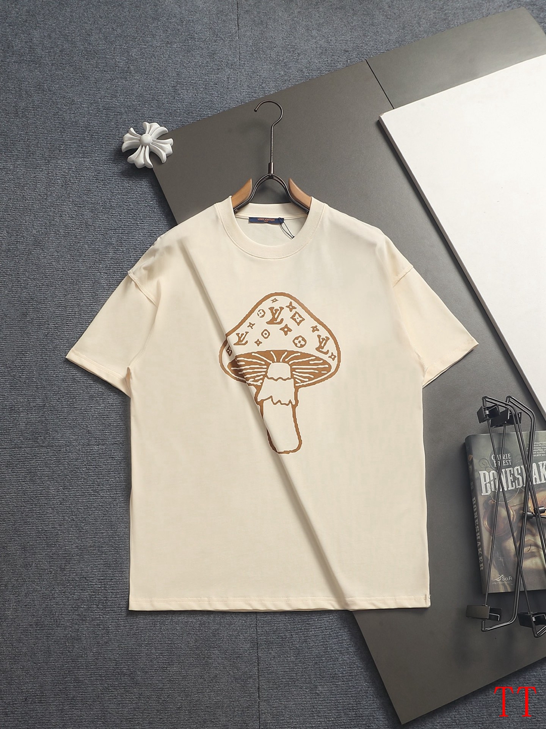 Cheap Louis Vuitton T-Shirts For Men in 209677, $30 USD- [IB209677] - Replica Louis Vuitton T-Shirts for Men