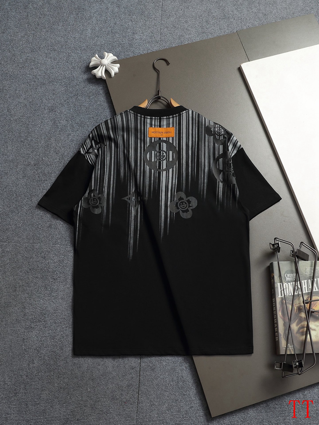 Cheap Louis Vuitton T-Shirts for Men in 209682, $30 USD- [IB209682] - Replica Louis Vuitton T-Shirts for Men