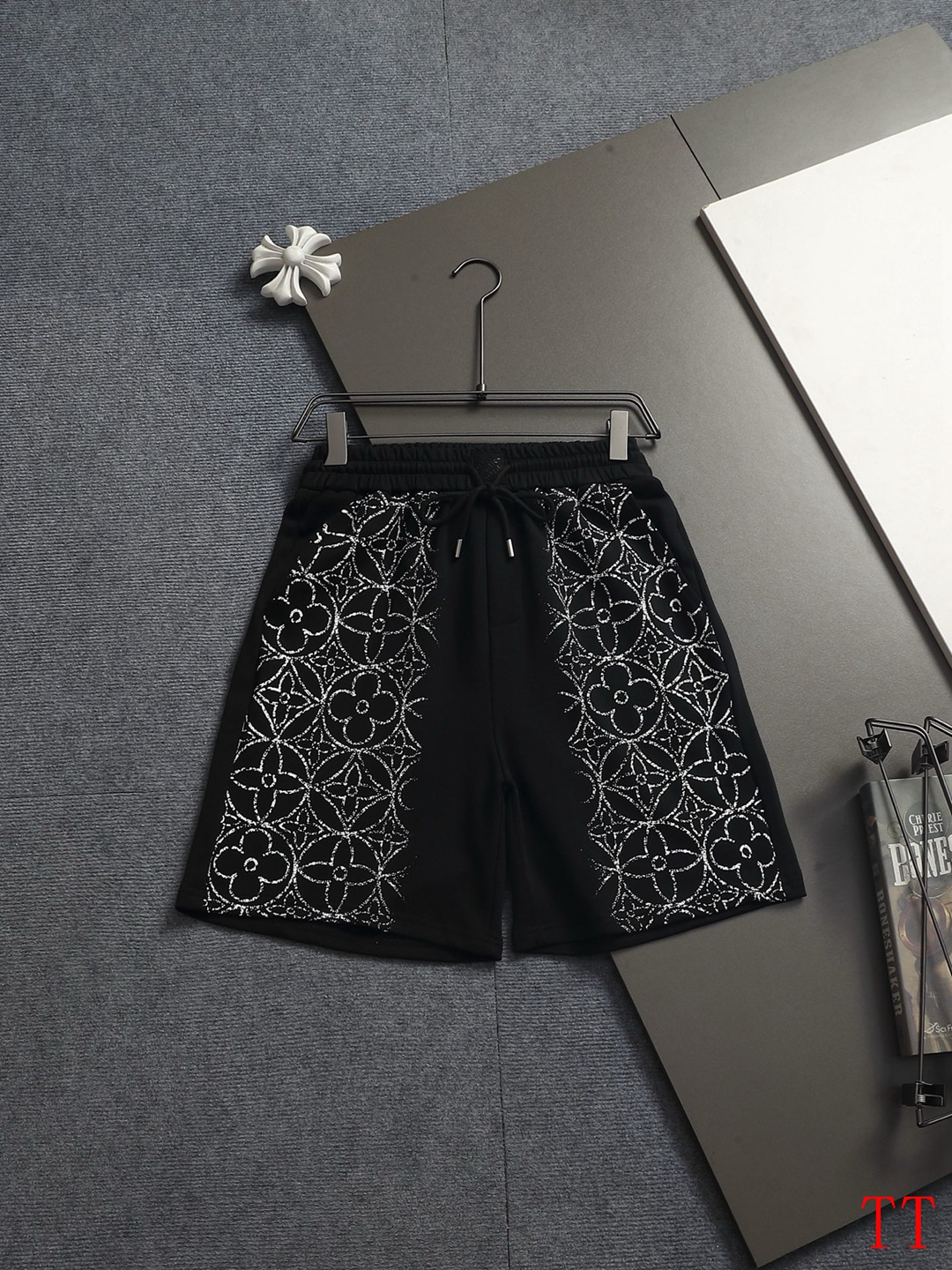Cheap Louis Vuitton Short Pants For Men in 209709, $30 USD- [IB209709] - Replica Louis Vuitton Short Pants For Men