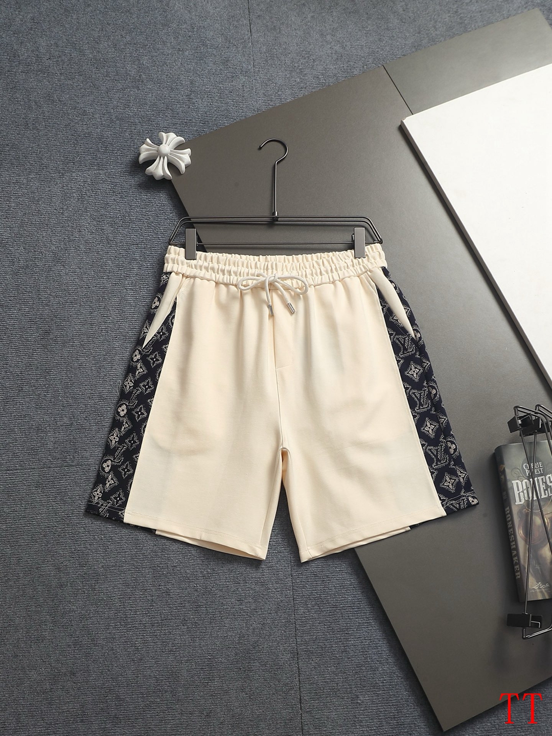 Cheap Louis Vuitton Short Pants For Men in 209712, $30 USD- [IB209712] - Replica Louis Vuitton Short Pants For Men