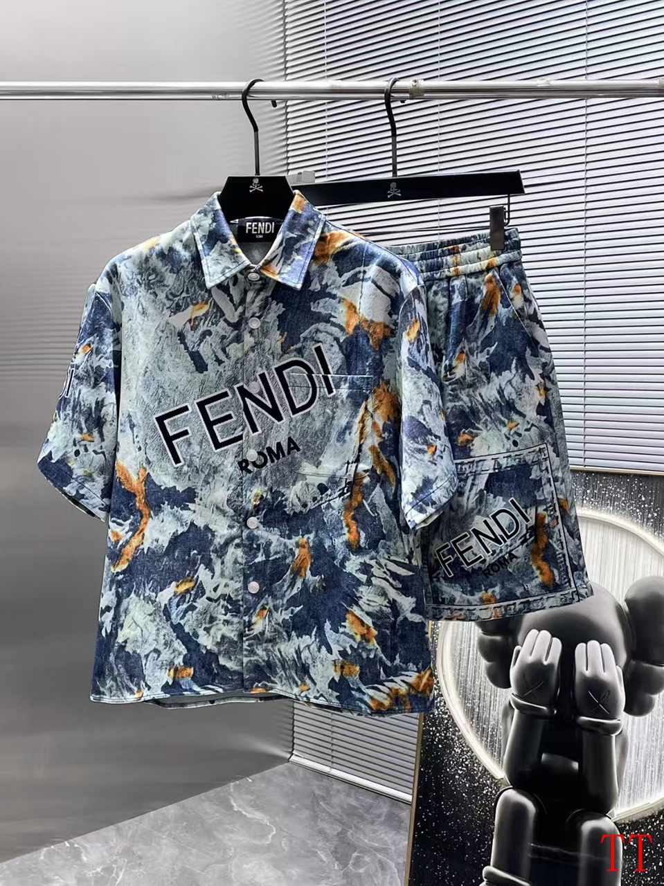 Cheap Louis Vuitton Short Tracksuits For Men in 209765, $55 USD- [IB209765] - Replica Louis Vuitton Short Tracksuits For Men