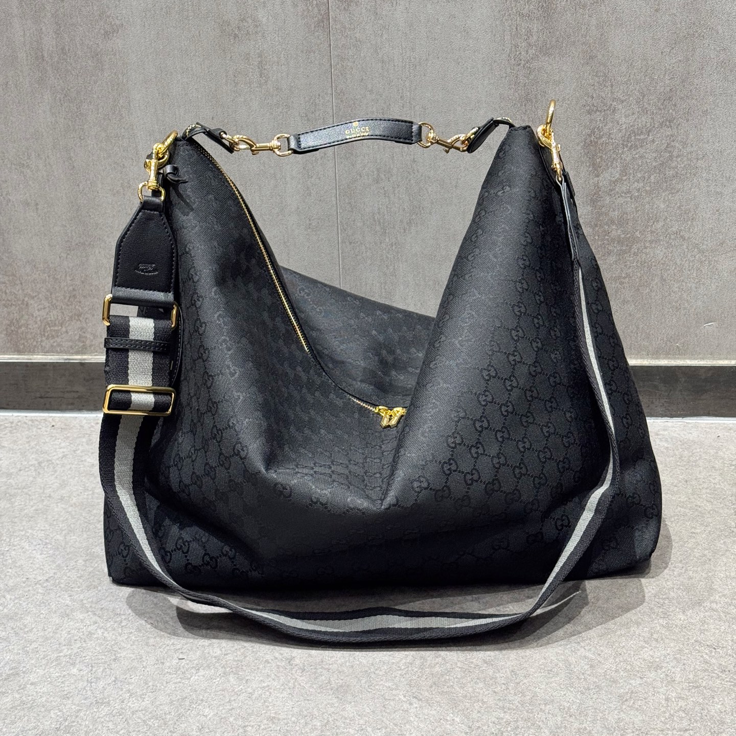 Cheap Gucci AAA Quality Handbags in 210537, $150 USD- [IB210537] - Replica Gucci AAA Quality Handbags